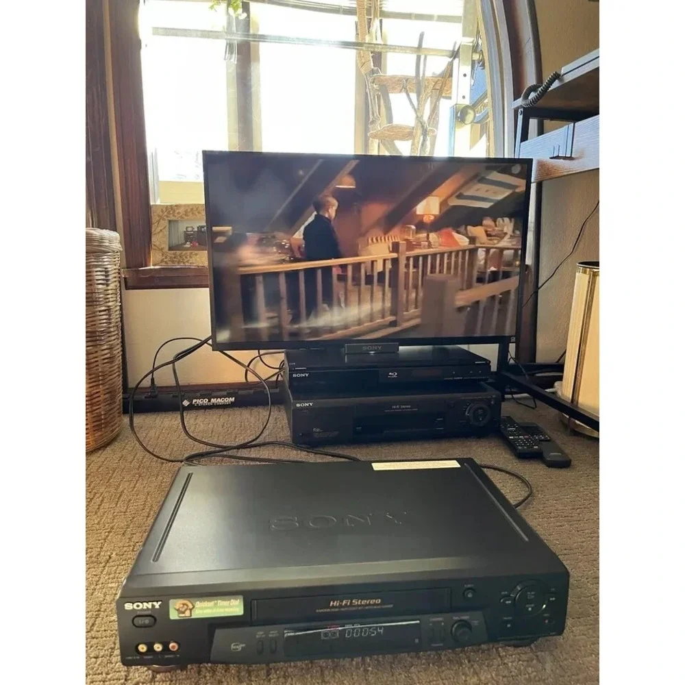 Sony SLV-N71 VCR with Genuine Remote EXCELLENT/ Tested & Working VHS Recorder